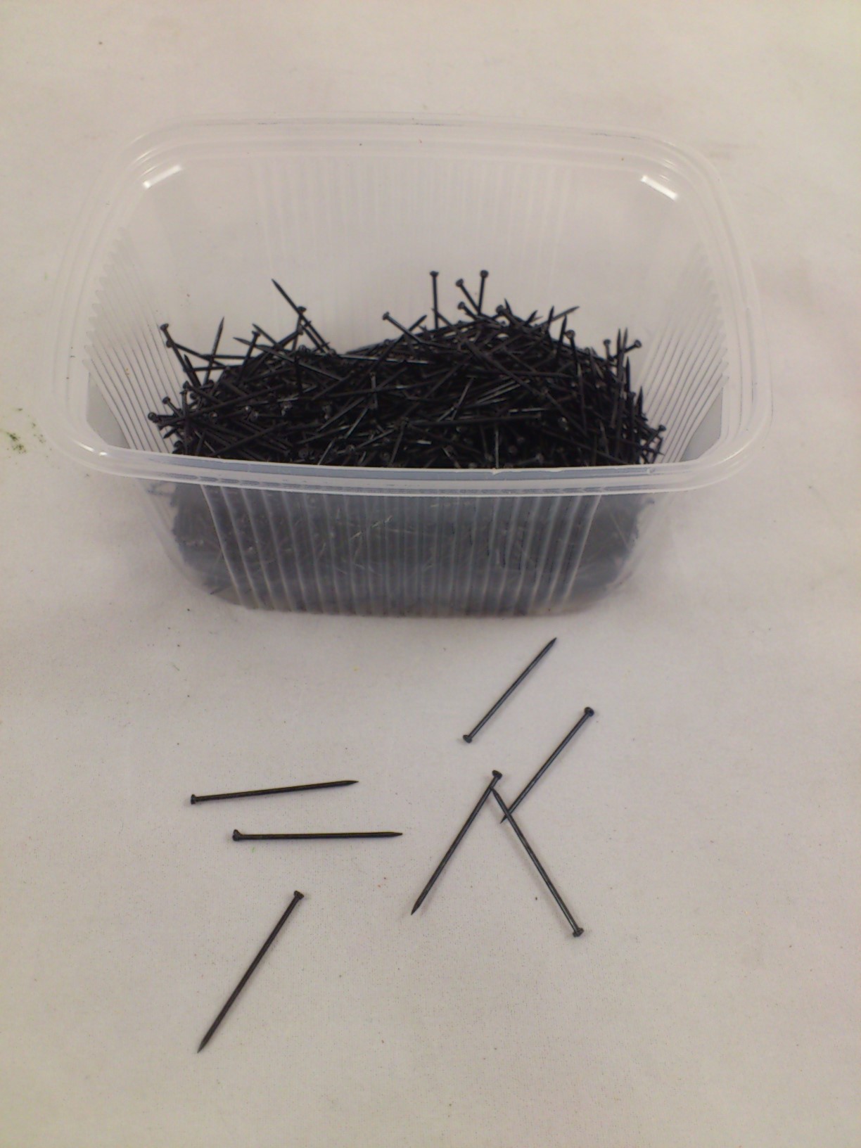 Iron pins 3 cm 100 gr. black